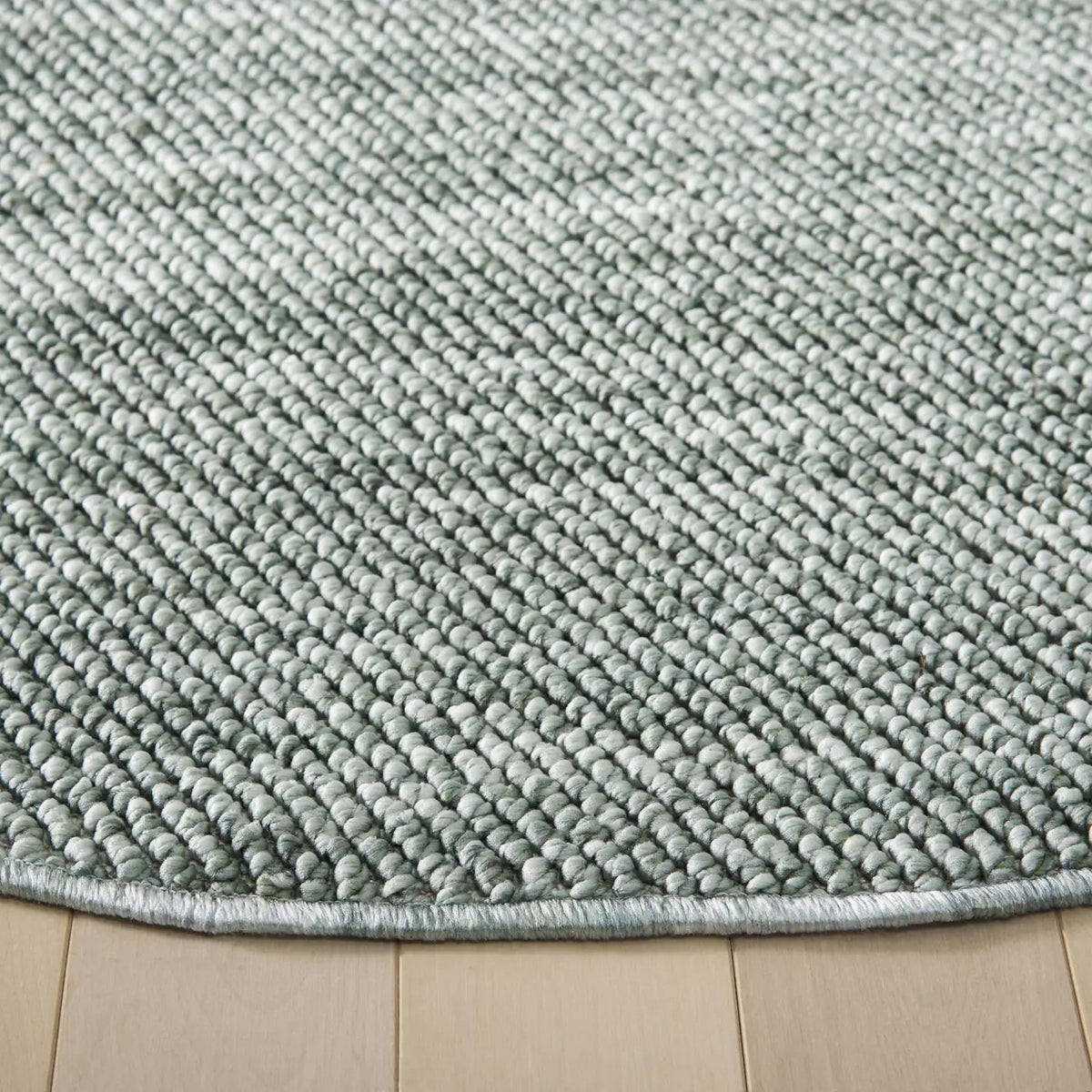 Safavieh Martha Stewart Azura 6'-7" x 6'-7" Rug in Green