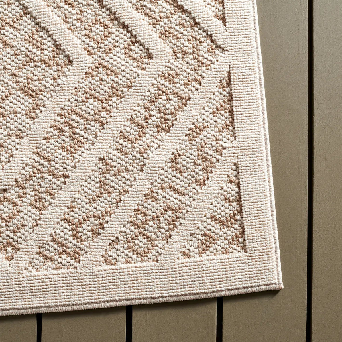 Safavieh Martha Stewart Global 8'-0" x 10'-0" Rug in Light Beige / Brown