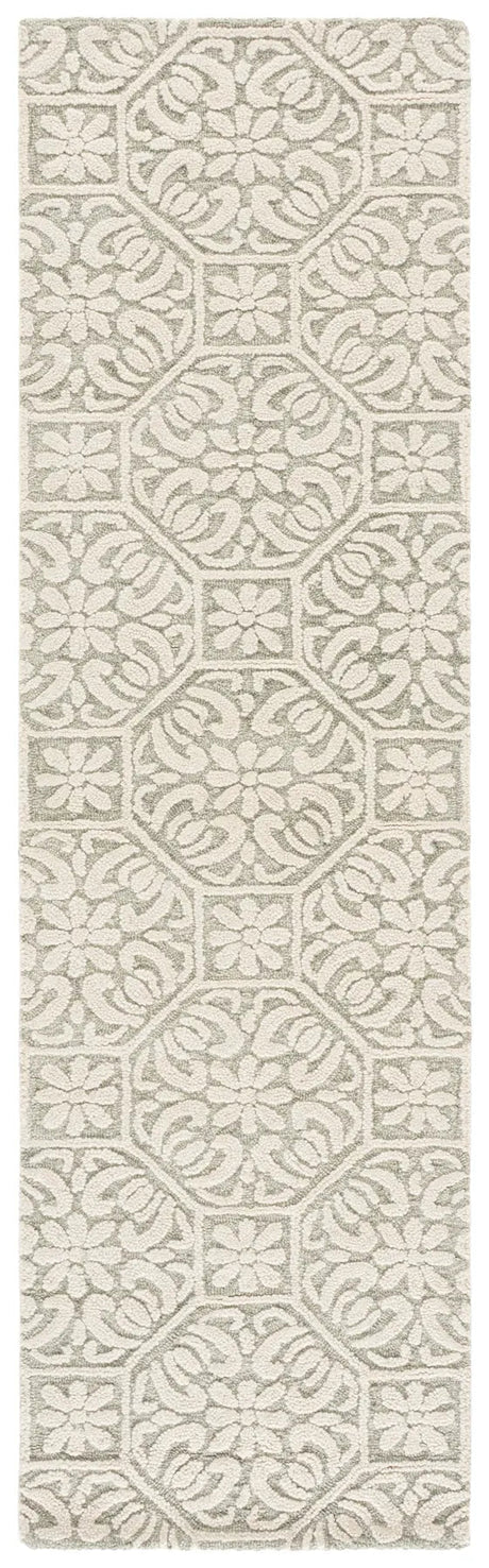 Safavieh Martha Stewart 2'-3" x 8'-0" Rug in Light Green / Ivory
