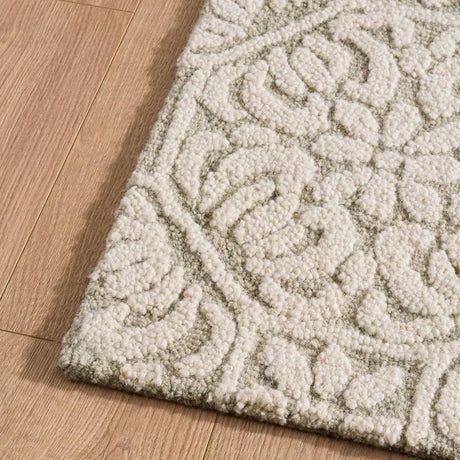 Safavieh Martha Stewart 5'-0" x 8'-0" Rug in Light Green / Ivory