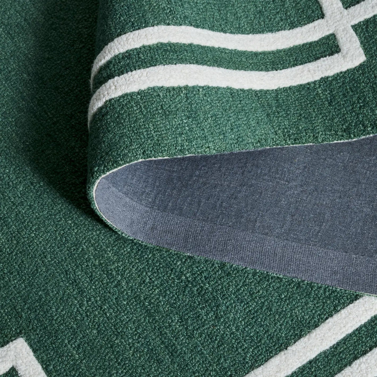 Safavieh Martha Stewart 4'-0" x 6'-0" Rug in Green / Ivory
