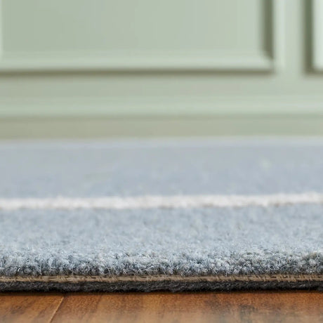 Safavieh Martha Stewart 4'-0" x 6'-0" Rug in Light Blue / Ivory