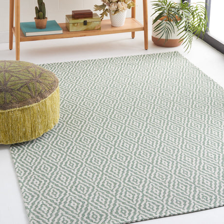 Safavieh Martha Stewart Msr484Y Green/Ivory Rug.
