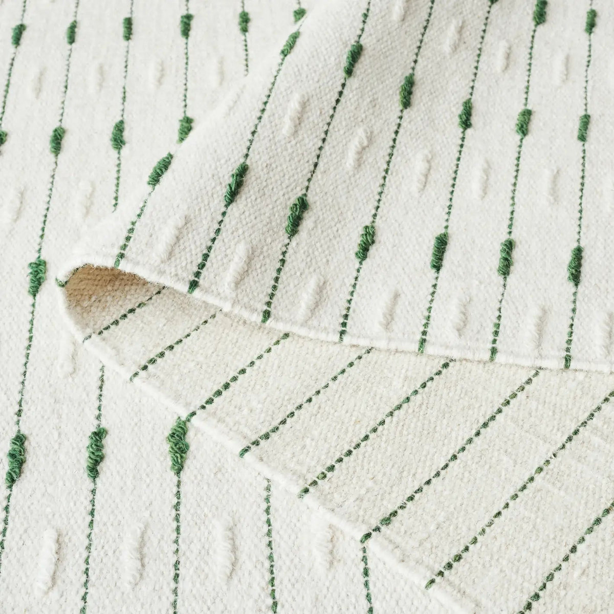 Safavieh Martha Stewart 4'-0" x 6'-0" Rug in Green / Ivory
