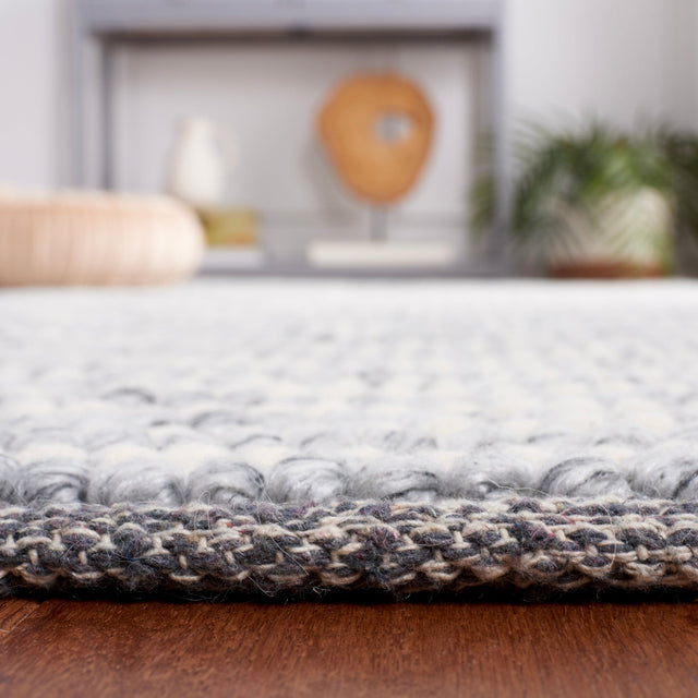 Safavieh Martha Stewart Msr9650F Ivory/Grey Rug.
