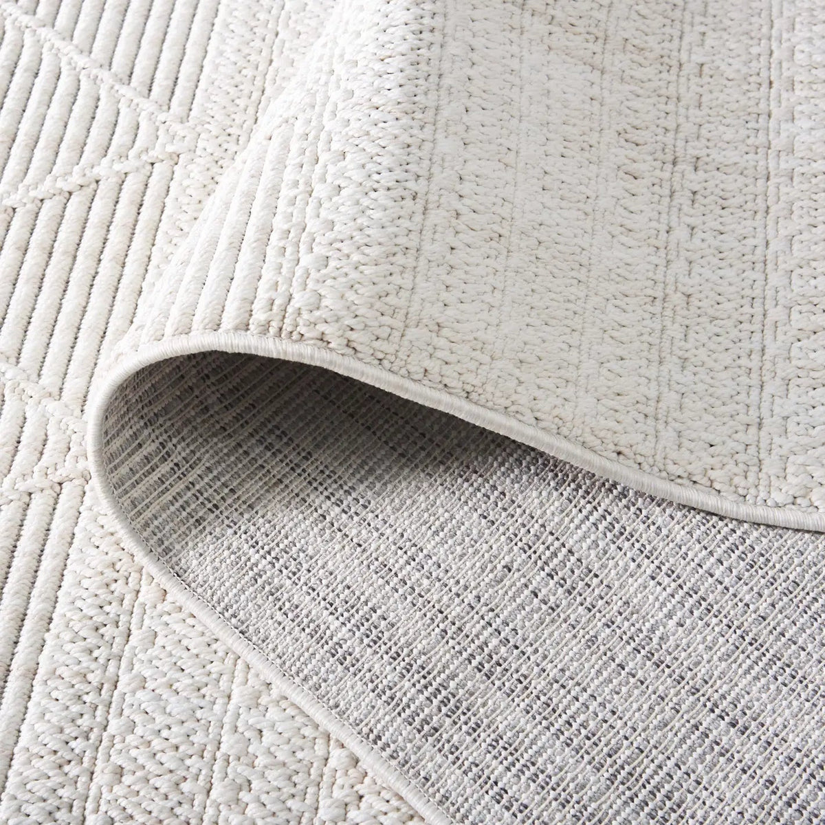 Safavieh Martha Stewart Serenity 4'-0" x 6'-0" Rug in Ivory