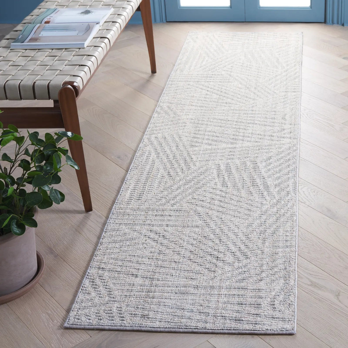 Safavieh Martha Stewart Serenity 2'-2" x 8'-0" Rug in Grey / Ivory