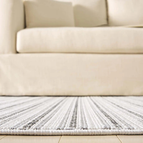 Safavieh Martha Stewart Serenity 4'-0" x 6'-0" Rug in Ivory / Charcoal