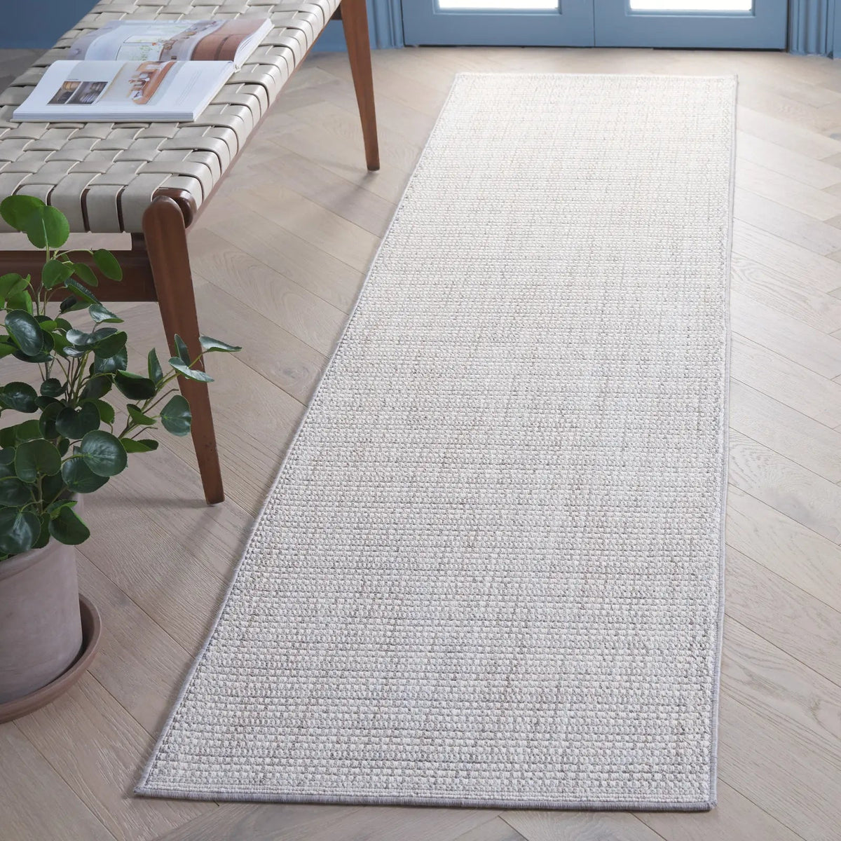 Safavieh Martha Stewart Serenity 2'-2" x 8'-0" Rug in Grey / Ivory