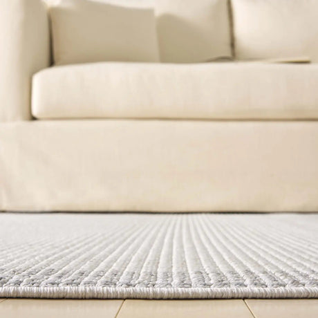 Safavieh Martha Stewart Serenity 4'-0" x 6'-0" Rug in Ivory / Grey