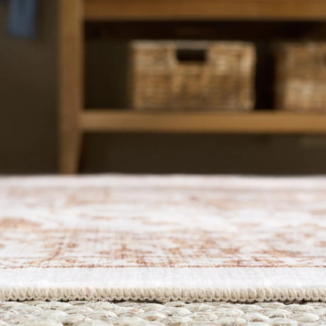 Safavieh Martha Stewart Washable 5'-0" x 7'-0" Rug in Beige / Gold