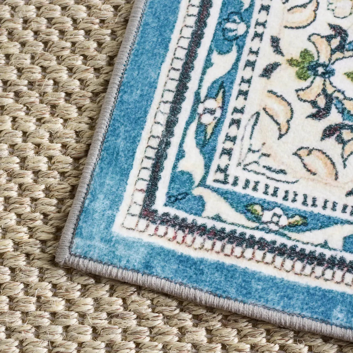 Safavieh Martha Stewart Washable 5'-0" x 7'-0" Rug in Turquoise / Beige