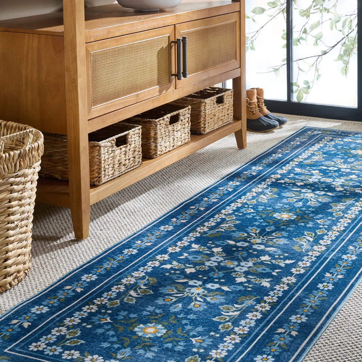 Safavieh Martha Stewart Washable 2'-6" x 8'-0" Rug in Dark Blue / Beige