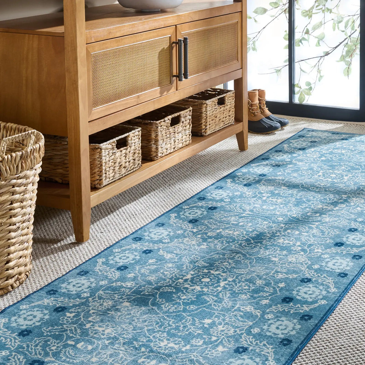 Safavieh Martha Stewart Washable 2'-6" x 8'-0" Rug in Blue / Beige