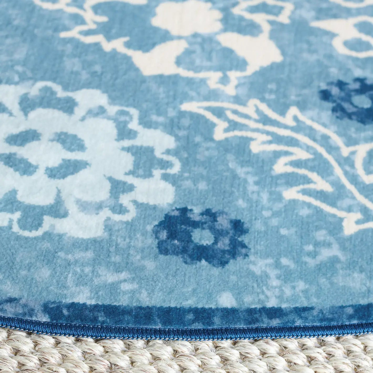 Safavieh Martha Stewart Washable 6'-0" x 6'-0" Rug in Blue / Beige