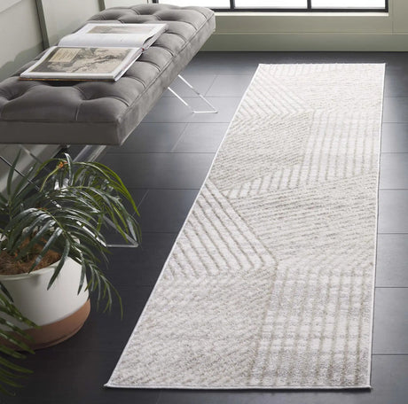 Safavieh Maya 2'-0" x 8'-0" Rug in Ivory / Beige