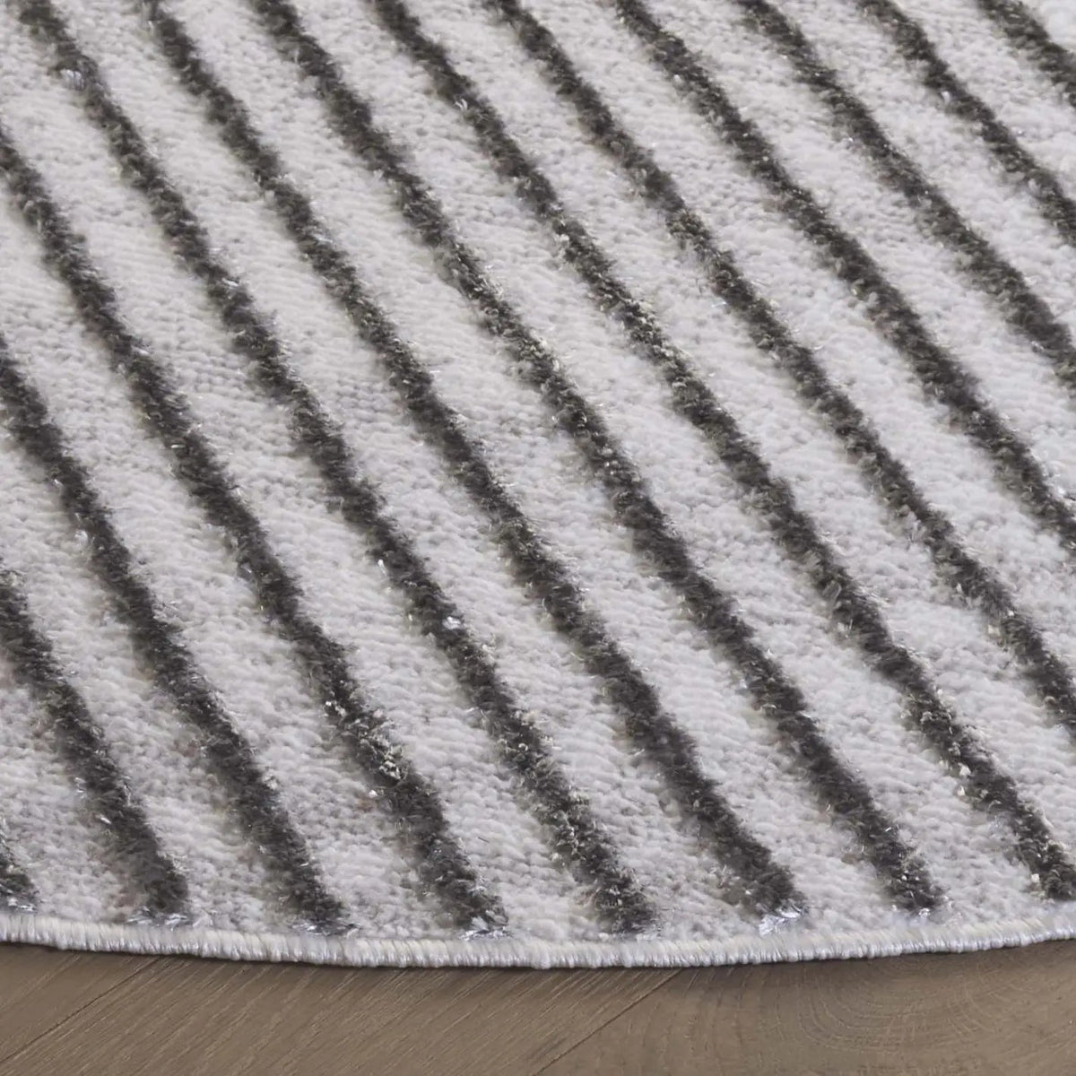 Safavieh Maya 6'-7" x 6'-7" Rug in Ivory / Grey