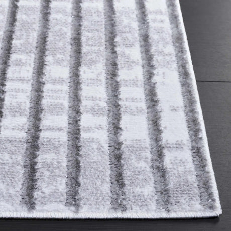 Safavieh Maya 4'-0" x 6'-0" Rug in Ivory / Grey