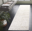 Safavieh Maya 2'-0" x 8'-0" Rug in Ivory / Beige