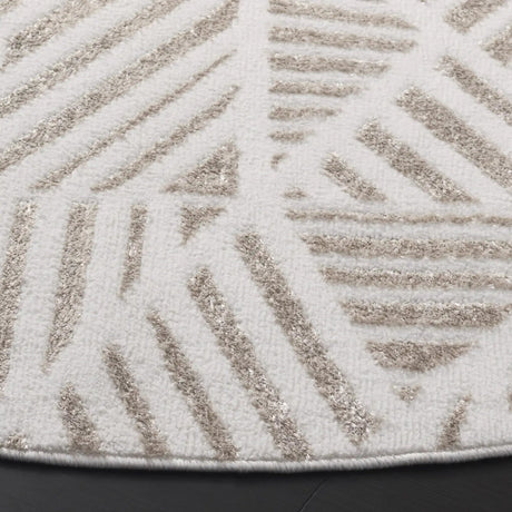 Safavieh Maya 6'-7" x 6'-7" Rug in Ivory / Beige