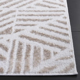 Safavieh Maya 4'-0" x 6'-0" Rug in Ivory / Beige