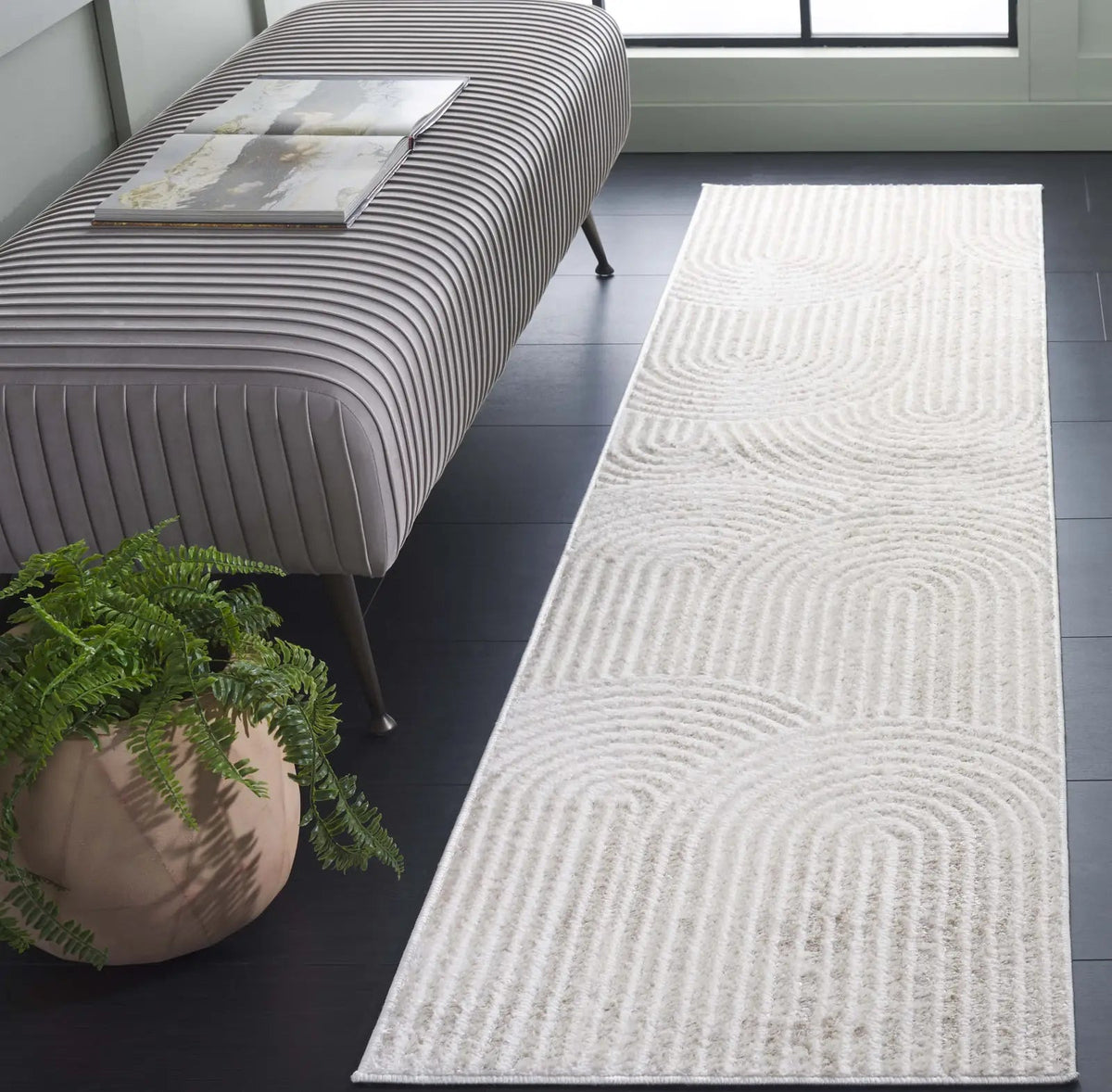 Safavieh Maya 2'-0" x 8'-0" Rug in Taupe / Ivory