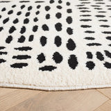 Safavieh Melody 6'-7" x 6'-7" Rug in Ivory / Black