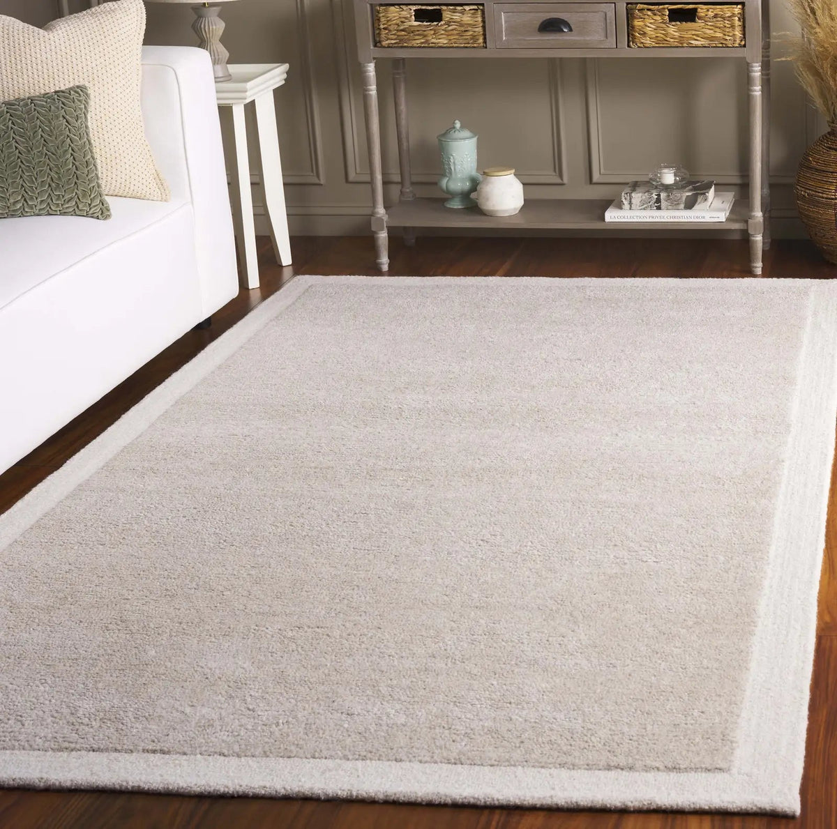 Safavieh Metro 4'-0" x 6'-0" Rug in Light Grey / Ivory