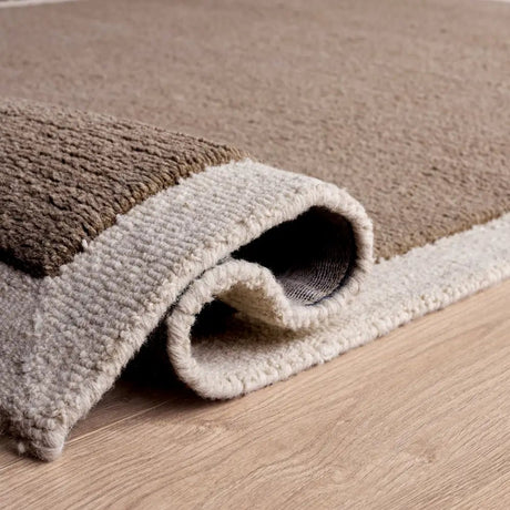 Safavieh Metro 5'-0" x 8'-0" Rug in Brown / Ivory