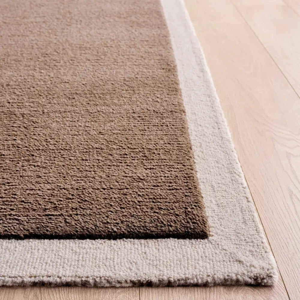 Safavieh Metro 5'-0" x 8'-0" Rug in Brown / Ivory