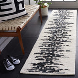 Safavieh Metro 2'-3" x 9'-0" Rug in Black / Ivory