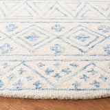Safavieh Metro 6'-0" x 6'-0" Rug in Ivory / Blue