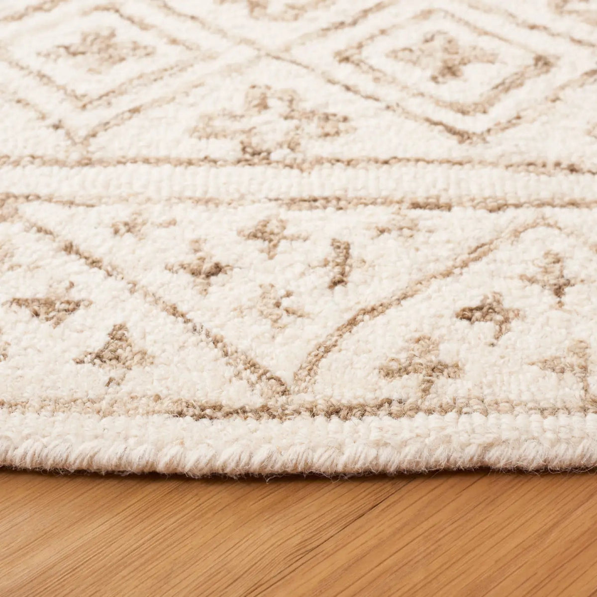 Safavieh Metro 6'-0" x 6'-0" Rug in Ivory / Sage