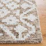 Safavieh Metro 4'-0" x 6'-0" Rug in Beige / Sage