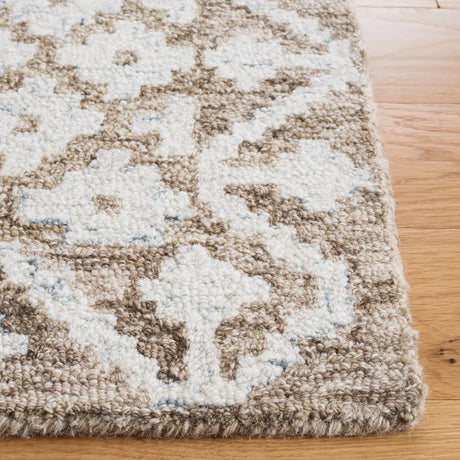 Safavieh Metro 4'-0" x 6'-0" Rug in Beige / Sage