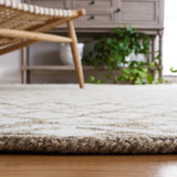 Safavieh Metro 4'-0" x 6'-0" Rug in Beige / Sage