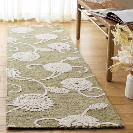 Safavieh Metro 2'-3" x 8'-0" Rug in Green / Ivory
