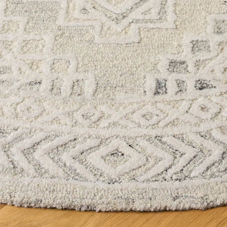 Safavieh Metro 6'-0" x 6'-0" Rug in Light Grey / Ivory