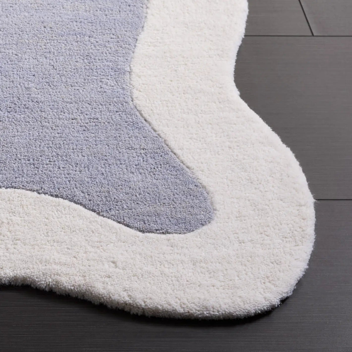 Safavieh Metro 4'-0" x 6'-0" Rug in Grey / Ivory