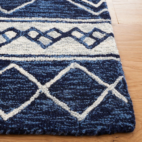 Safavieh Metro Met459N Navy/Ivory Rug.