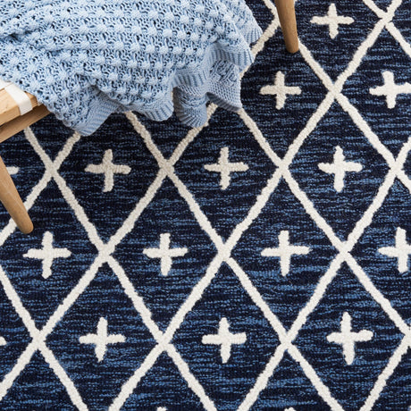 Safavieh Metro Met460N Navy/Ivory Rug.