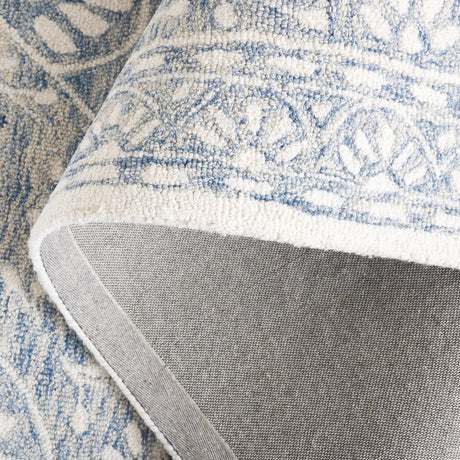 Safavieh Metro 4'-0" x 6'-0" Rug in Blue / Ivory