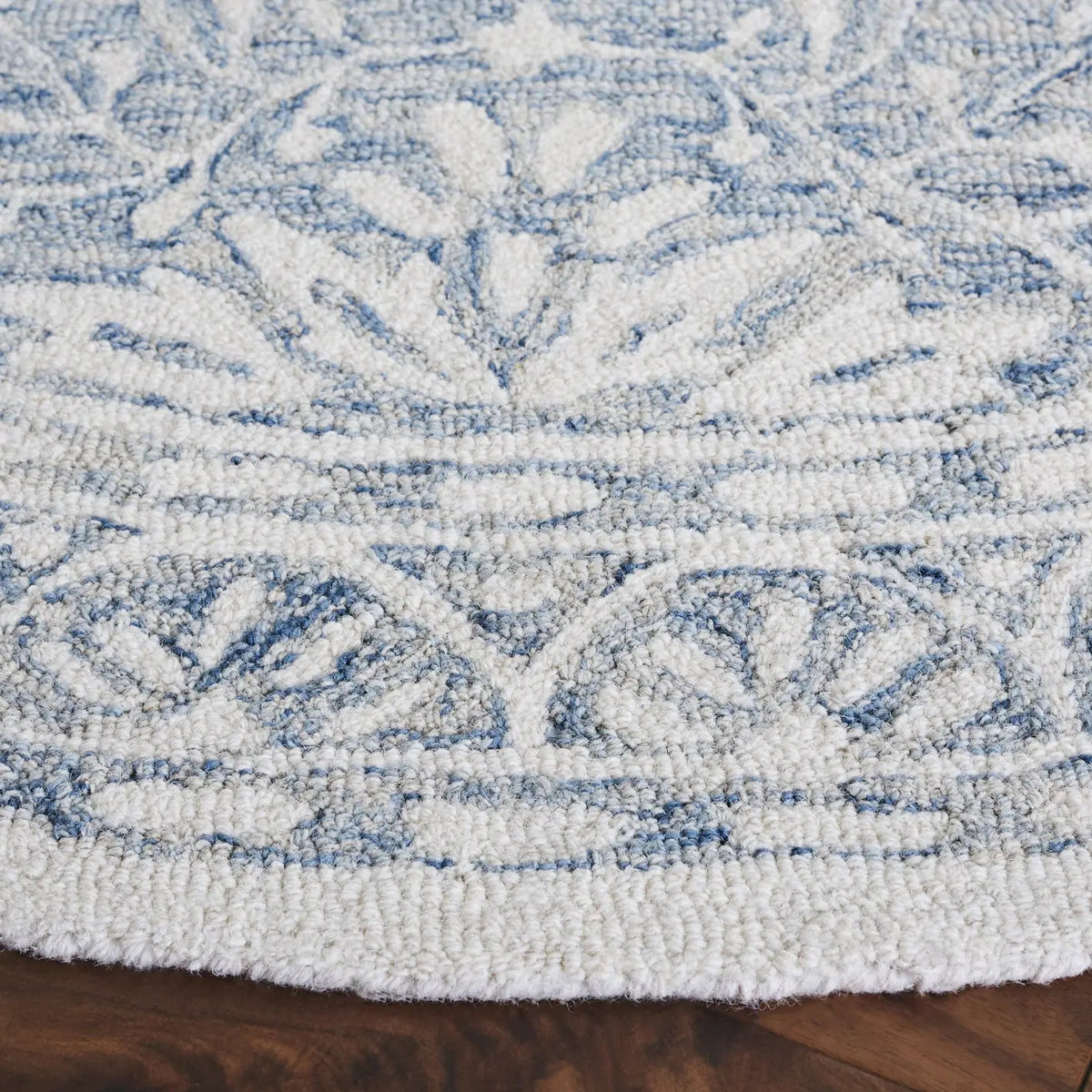 Safavieh Metro 6'-0" x 6'-0" Rug in Blue / Ivory