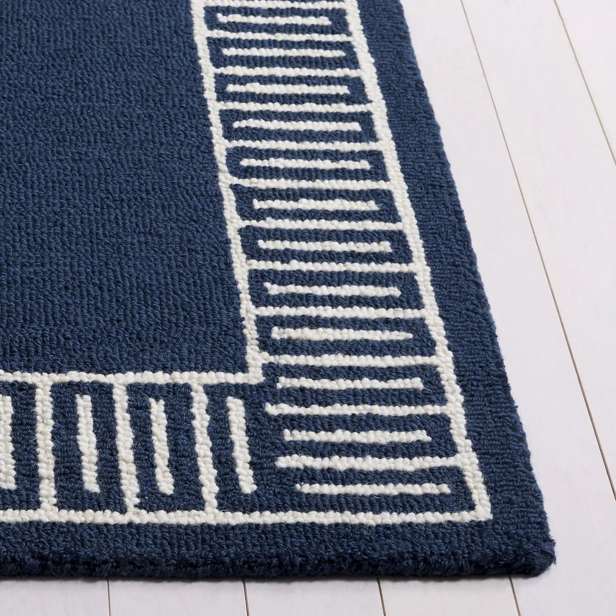 Safavieh Metro 2'-3" x 9'-0" Rug in Blue / Ivory