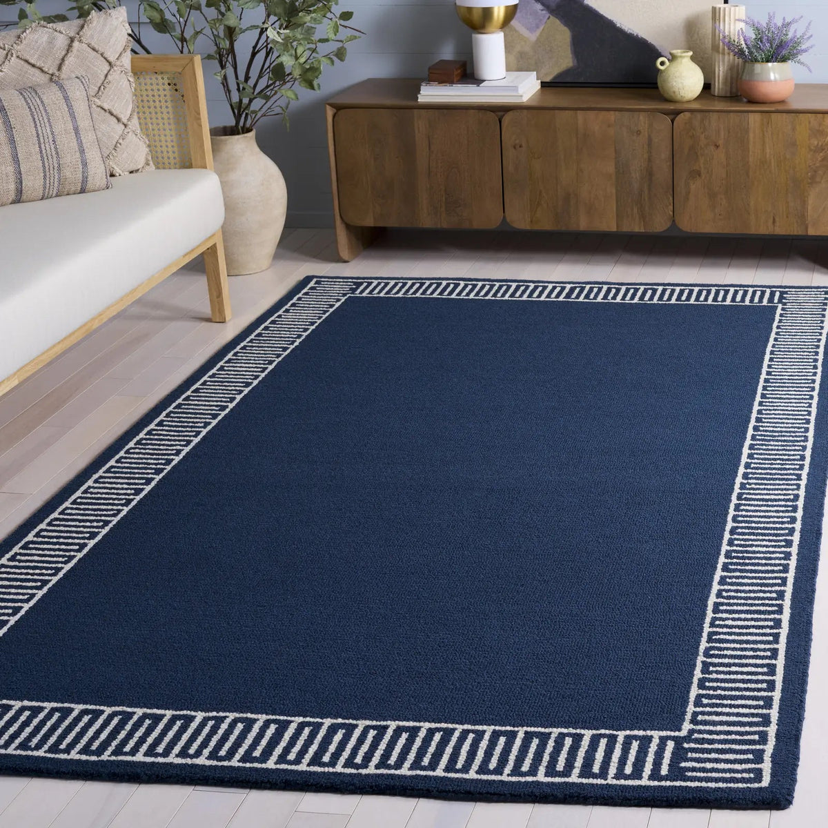 Safavieh Metro 4'-0" x 6'-0" Rug in Blue / Ivory