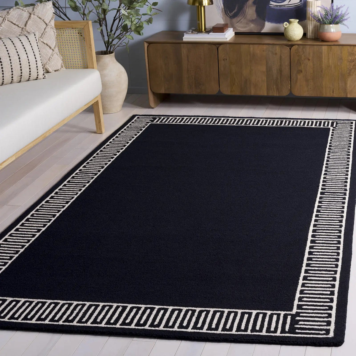 Safavieh Metro 4'-0" x 6'-0" Rug in Navy / Ivory