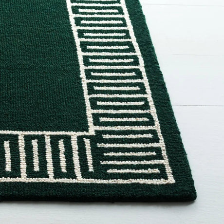 Safavieh Metro 5'-0" x 8'-0" Rug in Green / Ivory