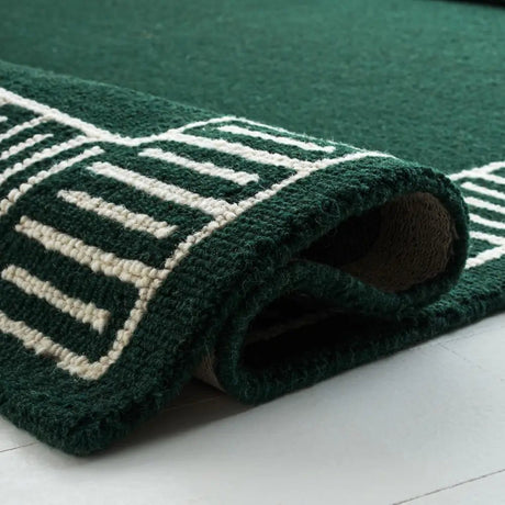 Safavieh Metro 5'-0" x 8'-0" Rug in Green / Ivory