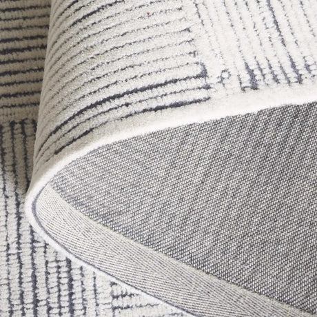 Safavieh Metro 4'-0" x 6'-0" Rug in Ivory / Charcoal