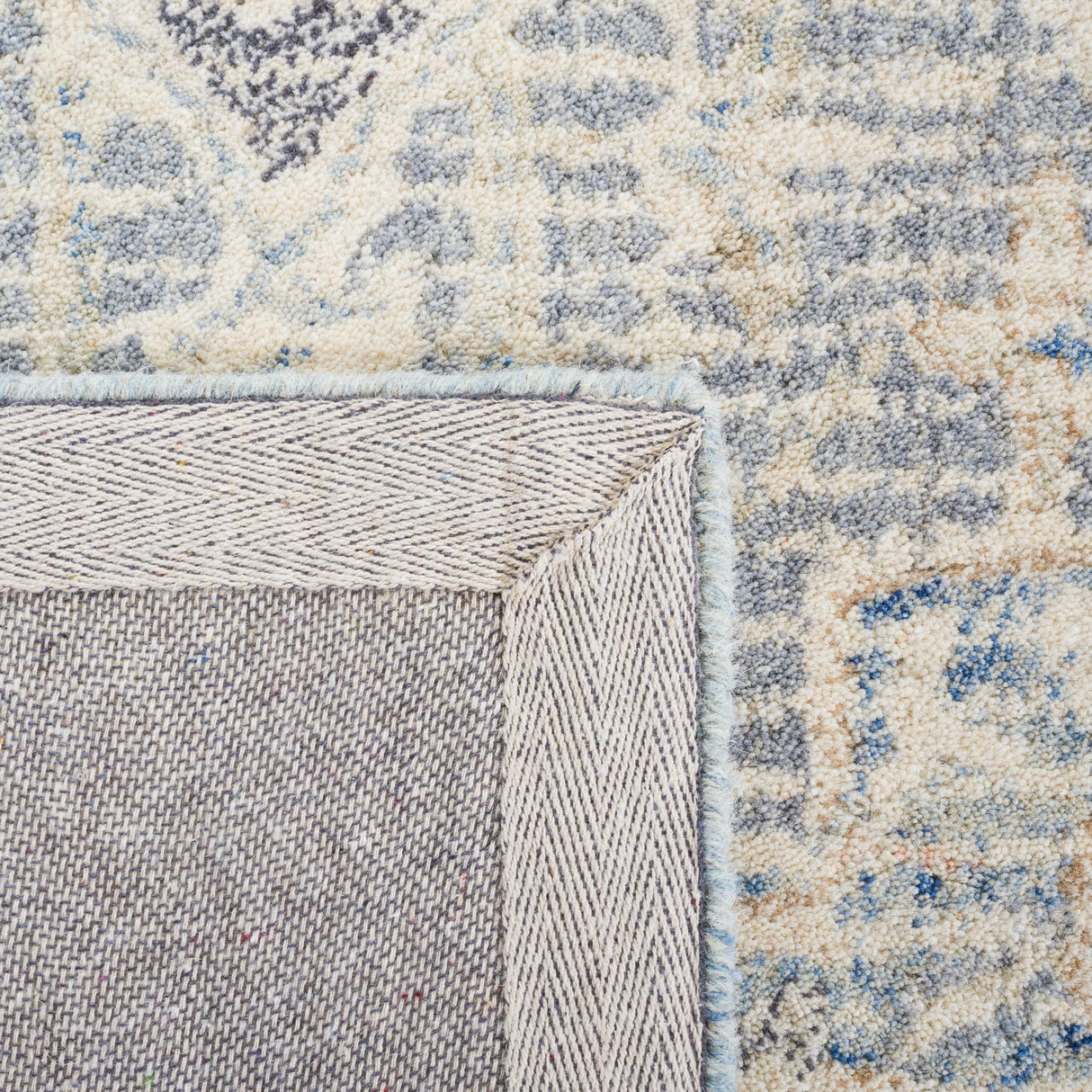 Safavieh Metro Met617F Light Grey/Ivory Rug.